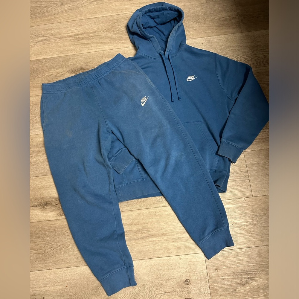 Nike sweatsuit